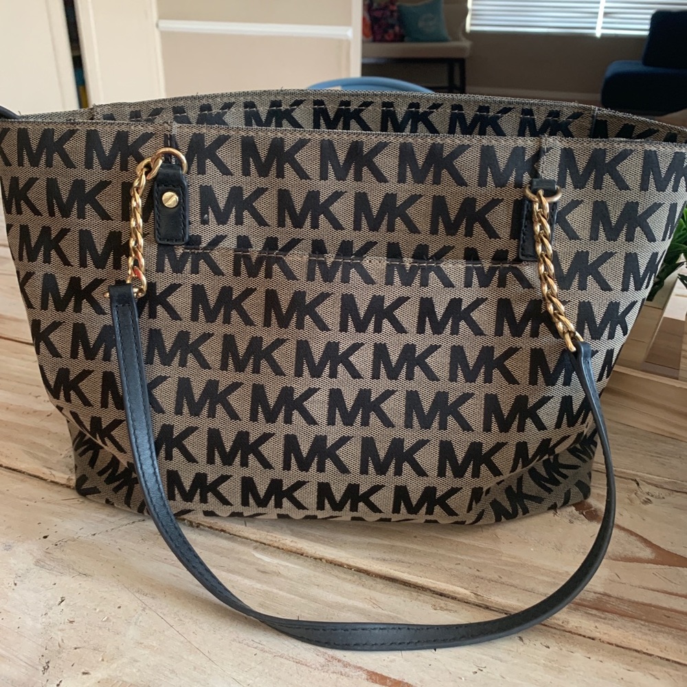 MK tote